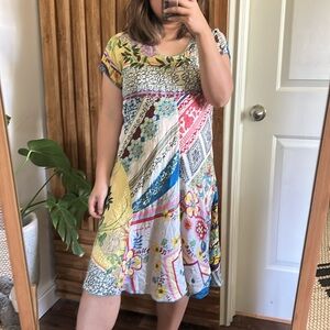 JOHNNY WAS 100% silk Round Neck Floral Details Dress. Size XS